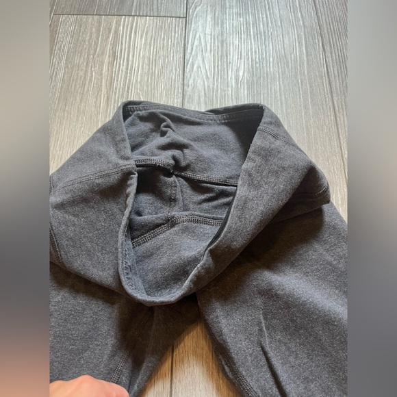 Lululemon Cropped Low Rise Rouched Leggings Charcoal Gray Size 6 - Picture 4 of 9